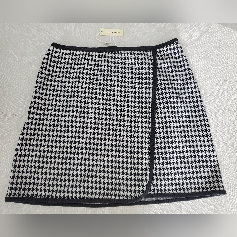 Black and White Houndstooth Pencil Skirt